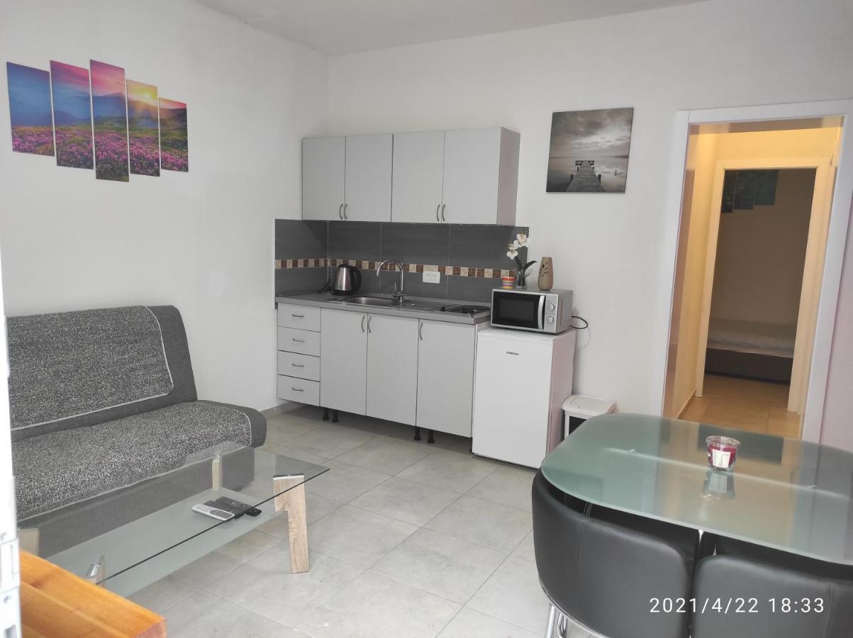 Apartmani Quattro 斯塔利格拉德-帕克利尼卡 外观 照片