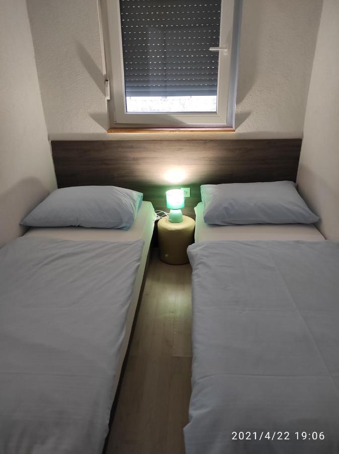 Apartmani Quattro 斯塔利格拉德-帕克利尼卡 外观 照片