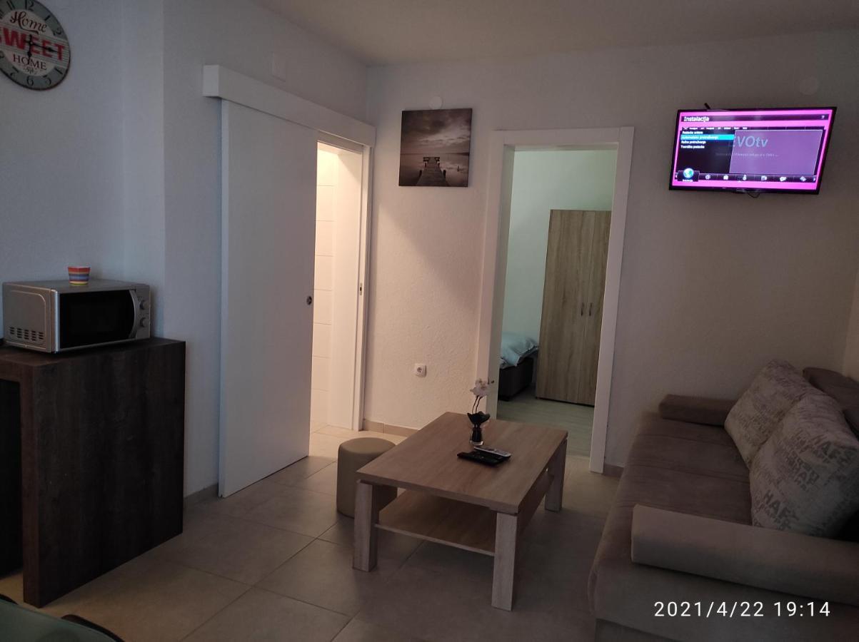 Apartmani Quattro 斯塔利格拉德-帕克利尼卡 外观 照片