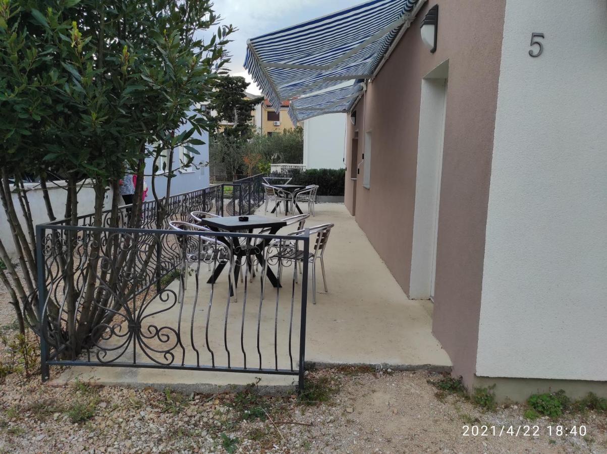 Apartmani Quattro 斯塔利格拉德-帕克利尼卡 外观 照片