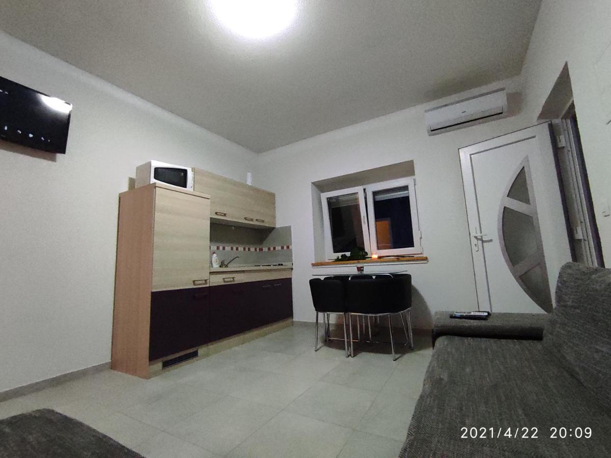 Apartmani Quattro 斯塔利格拉德-帕克利尼卡 外观 照片