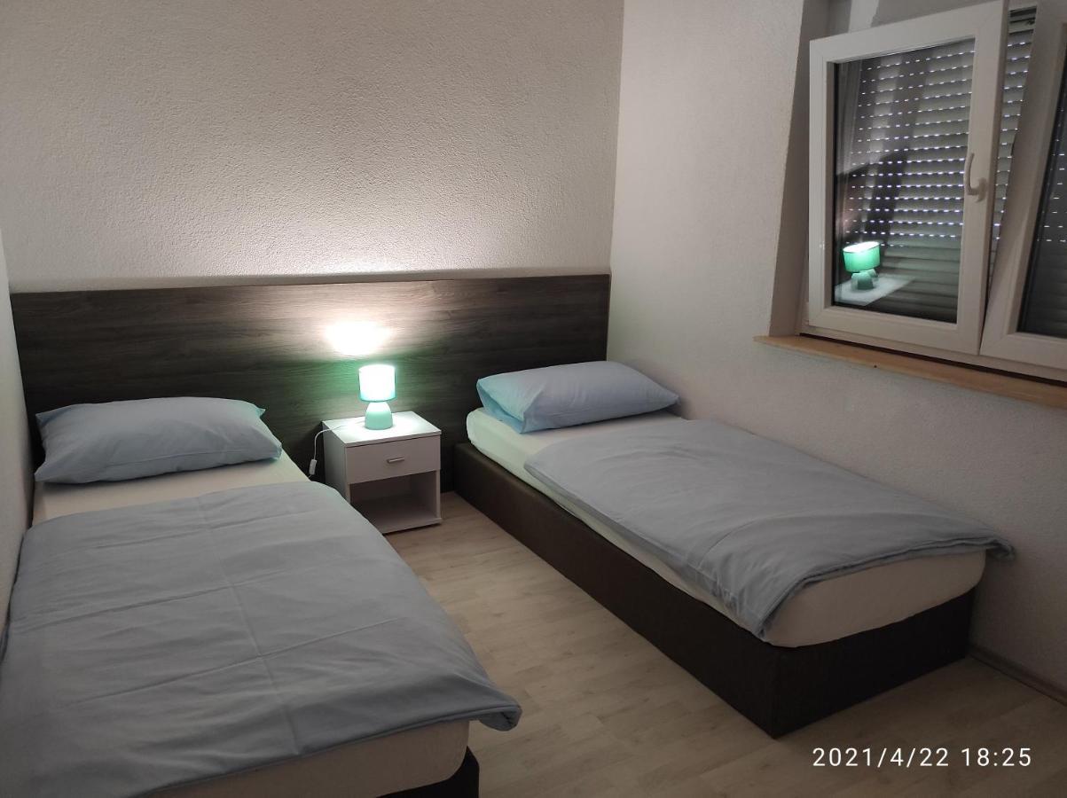 Apartmani Quattro 斯塔利格拉德-帕克利尼卡 外观 照片